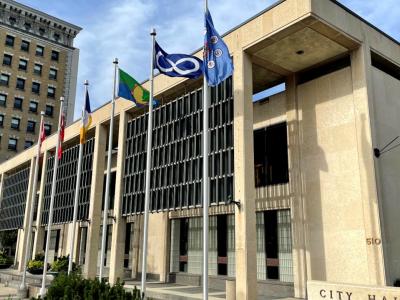 picture of Winnipeg's City Hall building